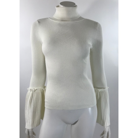 Romeo & Juliet Couture Sweaters - Romeo Juliet Couture Womens Sweater Sz Small Cream